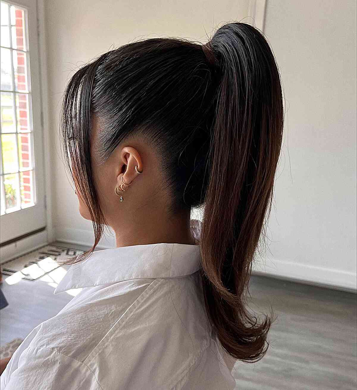 Mid-Back Ponytail With Curtain Bangs Mid-Back Ponytail With Curtain Bangs — Quick Weave Ponytail Ideas