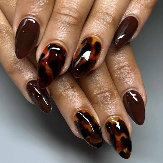 20 Russian Almond Nail Ideas That Are Pretty and Polished