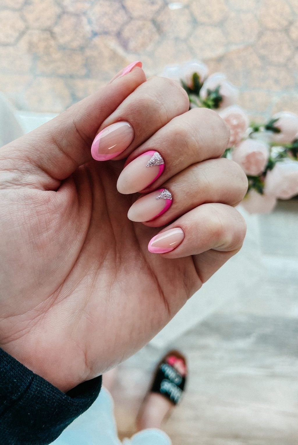 Nude Bright Pink Glitter French Short Almond Nails Nude Bright Pink Glitter French Short Almond Nails — Russian Manicure Designs