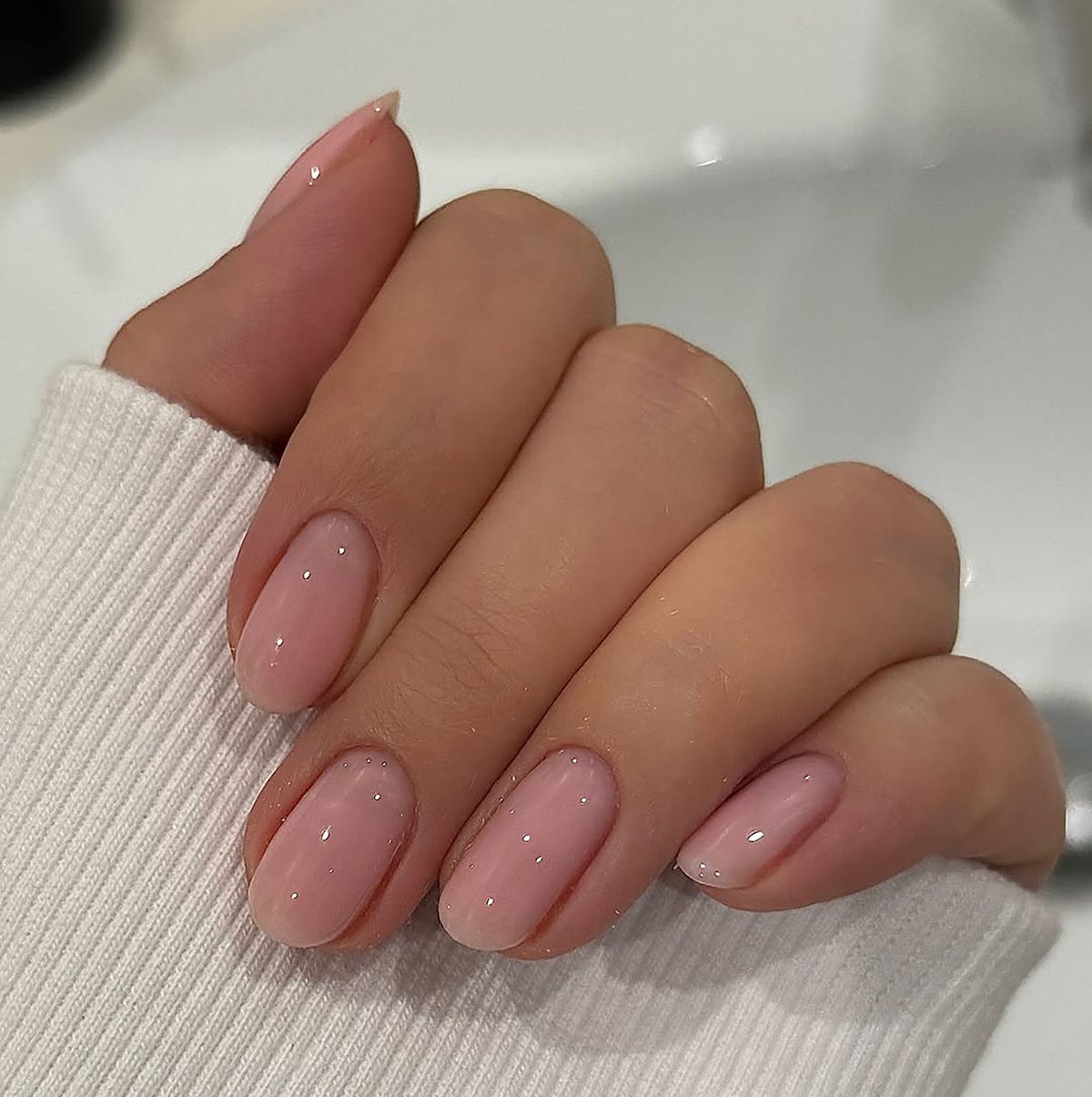 Sheer Pink Silver Dots Short Oval Nails Sheer Pink Silver Dots Short Oval Nails — Russian Manicure Designs
