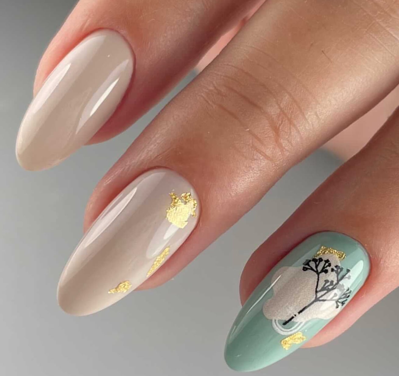 Beige Mint Green Gold Foil Floral Almond Nails Beige Mint Green Gold Foil Floral Almond Nails — Russian Manicure Designs
