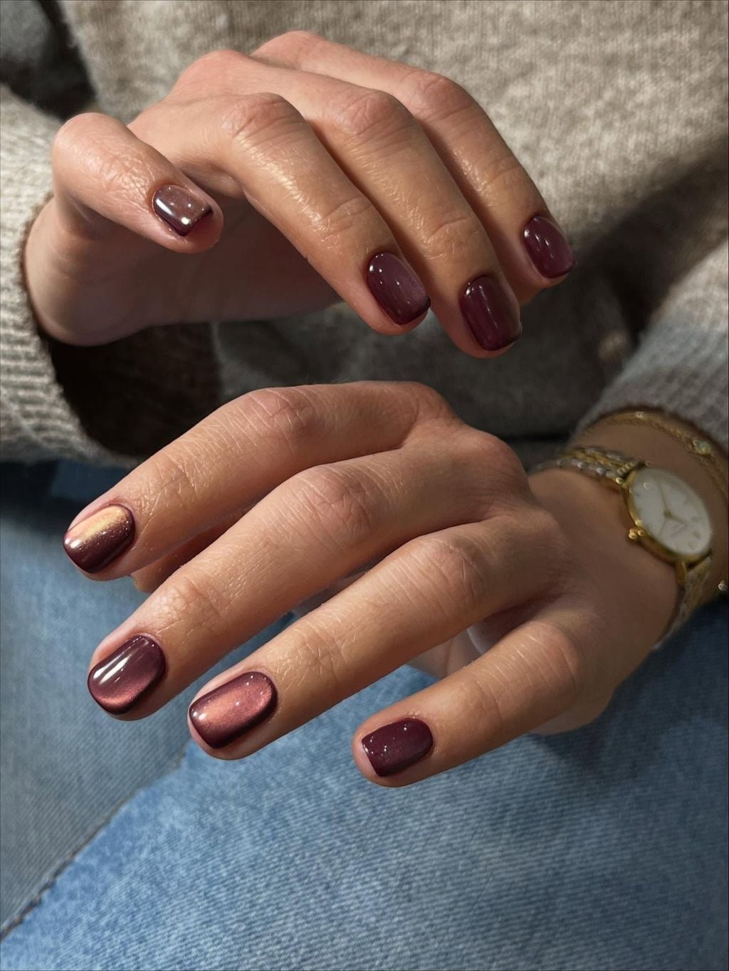Berry Cat-Eye Effect Short Almond Nails Berry Cat-Eye Effect Short Almond Nails — Short Nails Color Designs