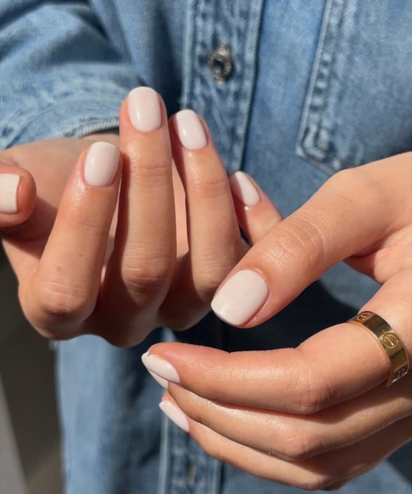 Clean Milky White Glossy Short Square Nails Clean Milky White Glossy Short Square Nails — Short Nails Color Designs