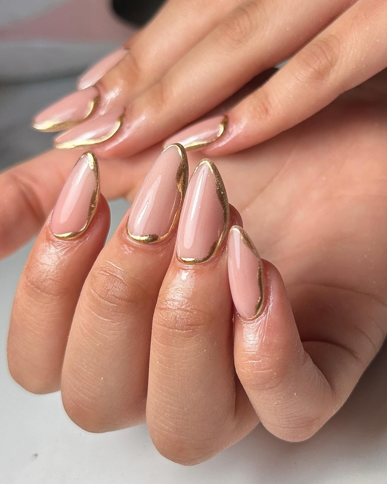 Milky Pink Gold Outline Almond Nails Milky Pink Gold Outline Almond Nails — Simple Birthday Nails Almond