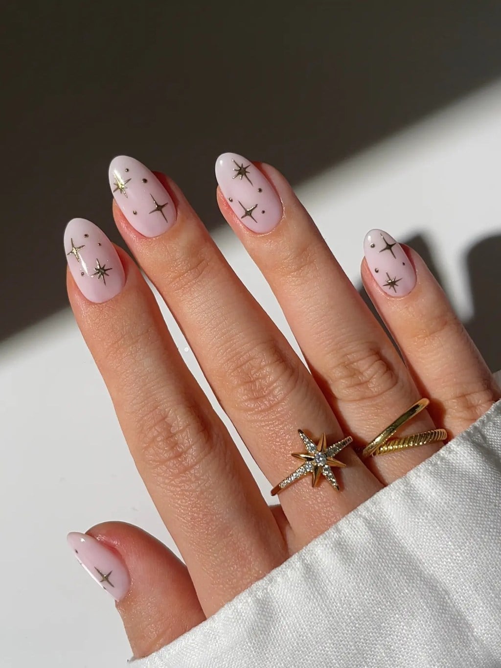 Sheer Pink Gold Star Dot Almond Nails Sheer Pink Gold Star Dot Almond Nails — Simple Birthday Nails Almond