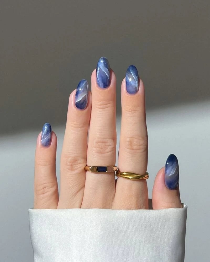 Light Blue Chrome Short Oval Nails Light Blue Chrome Short Oval Nails — Simple Blue Chrome Nails