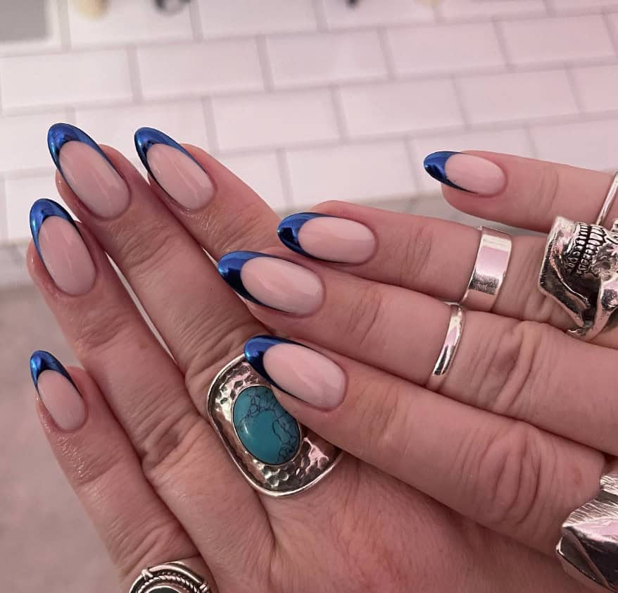 Vibrant Blue French Tips Medium Oval, Glossy Vibrant Blue French Tips Medium Oval, Glossy — Simple Blue French Tip Nails