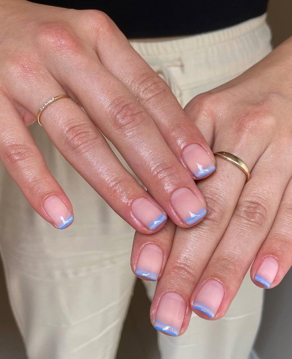 Sky Blue French Tips Medium Oval, овал Sky Blue French Tips Medium Oval, овал — Simple Blue French Tip Nails