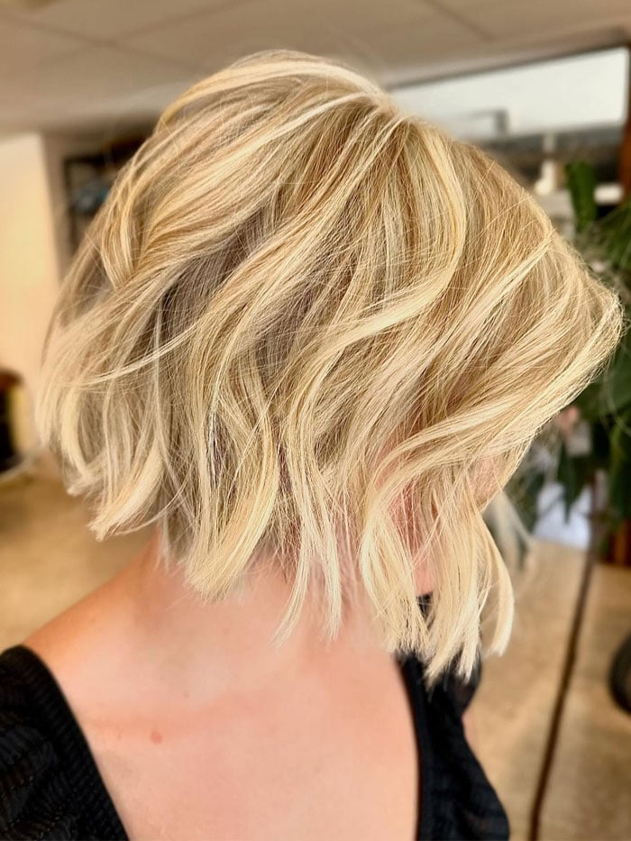Buttery Blonde Collarbone Bob Waves Buttery Blonde Collarbone Bob Waves — Simple Blunt Bob