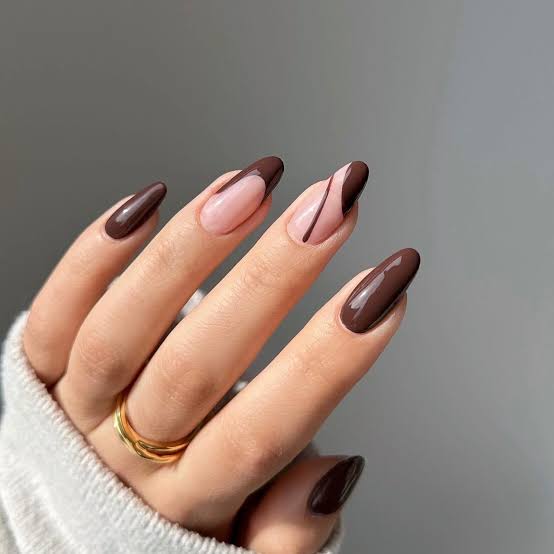 Medium Oval Sheer Nude Rich Brown Tip Gold Line — Simple Brown French Tip Nails