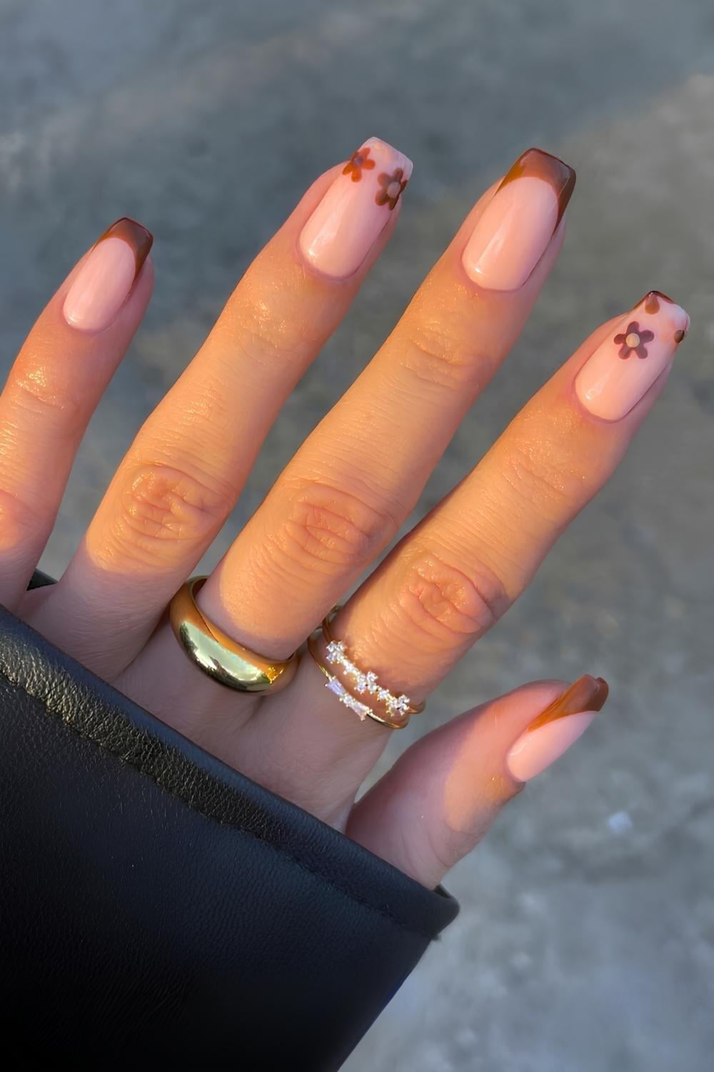 Medium Square Almond Pink Nude Brown Flowers — Simple Brown French Tip Nails