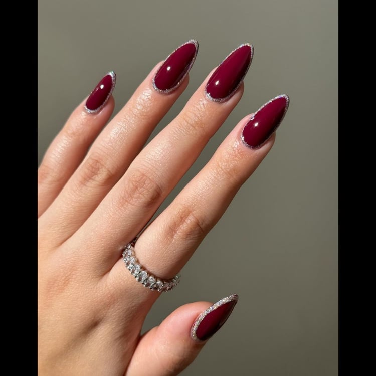 Burgundy Glitter French Tip Medium Oval Nails Burgundy Glitter French Tip Medium Oval Nails — Simple Burgundy Nails Design