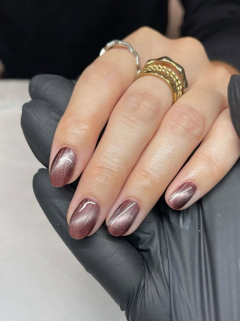 Shimmering Rose Gold Glossy Short Oval Nails Shimmering Rose Gold Glossy Short Oval Nails — Simple Burgundy Nails Design