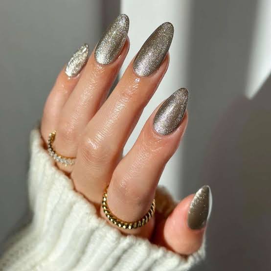 Medium Almond Shimmering Champagne Nails Medium Almond Shimmering Champagne Nails — Simple Champagne Nails