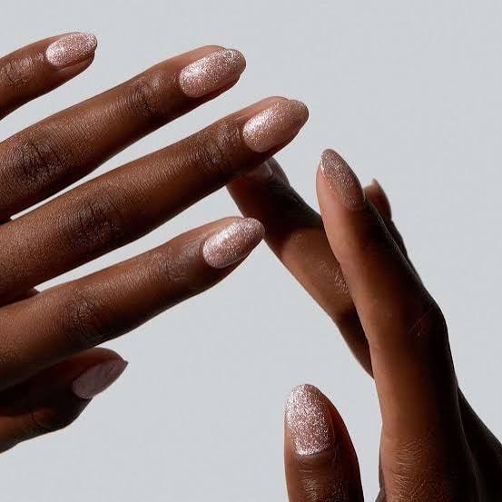 Medium Almond Champagne Shimmer Nails Medium Almond Champagne Shimmer Nails — Simple Champagne Nails