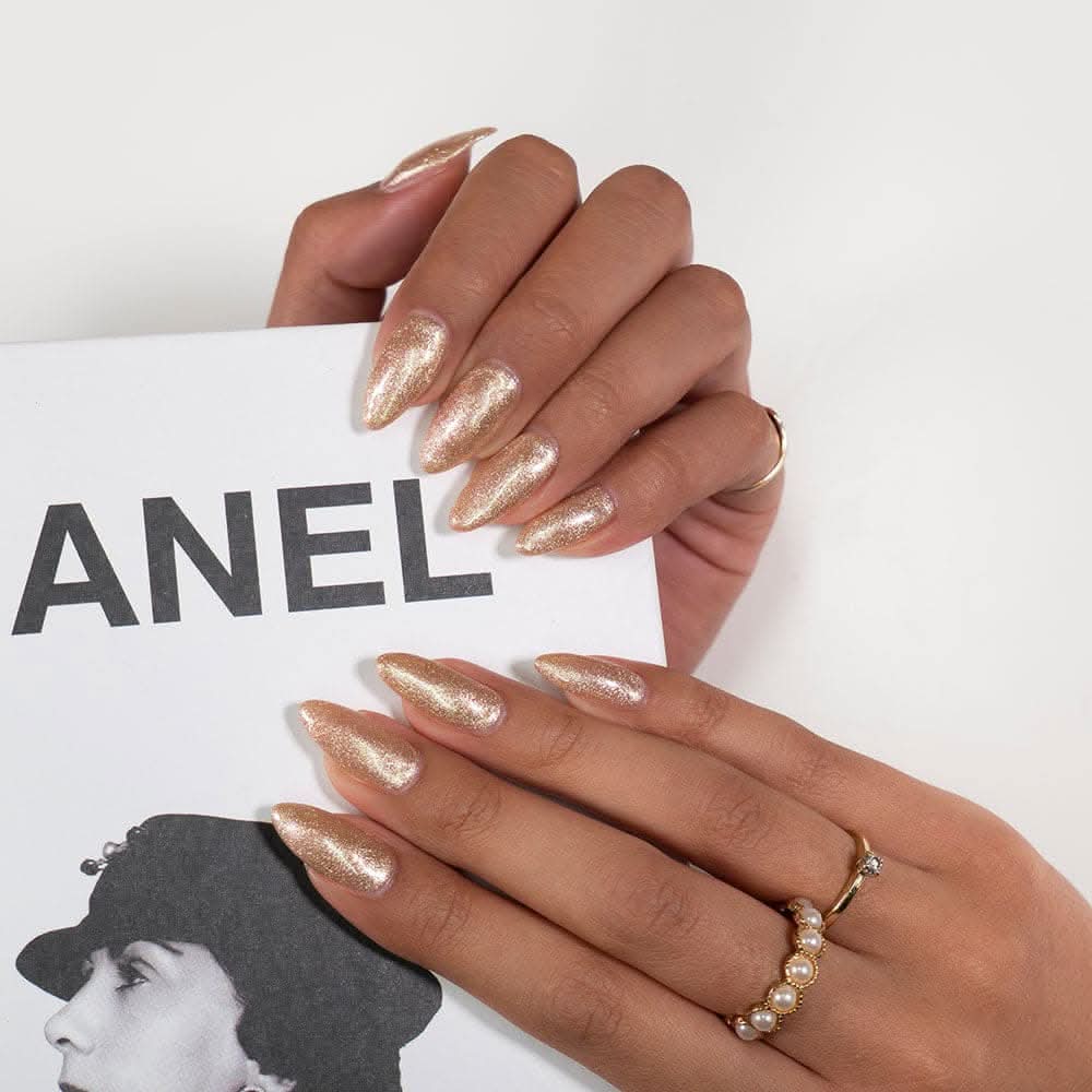 Medium Almond Dense Gold Glitter Nails Medium Almond Dense Gold Glitter Nails — Simple Champagne Nails