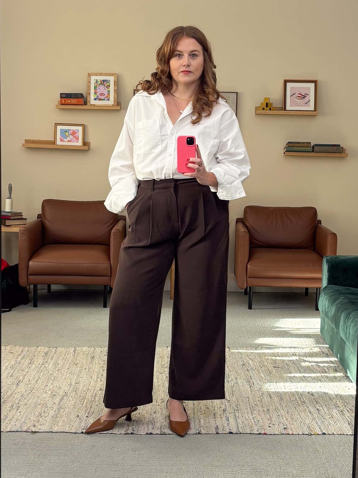 Oversized Trousers and Shirt Create a Relaxed Silhouette Oversized Trousers and Shirt Create a Relaxed Silhouette — Simple Corporate Outfits for Women