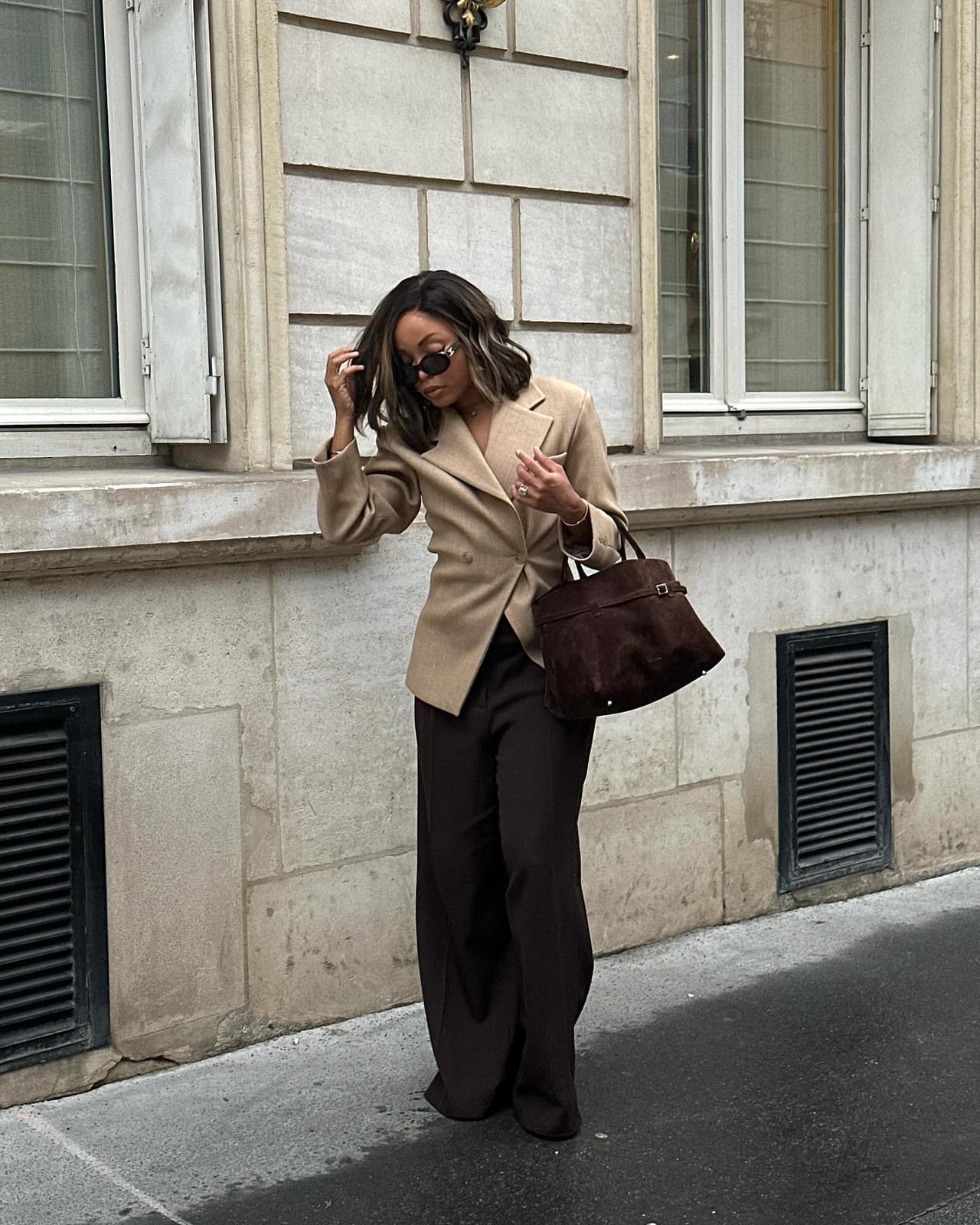 Oversized Beige Blazer with Brown Wide-Leg Trousers and Wool Blend Oversized Beige Blazer with Brown Wide-Leg Trousers and Wool Blend — Simple Court Outfits