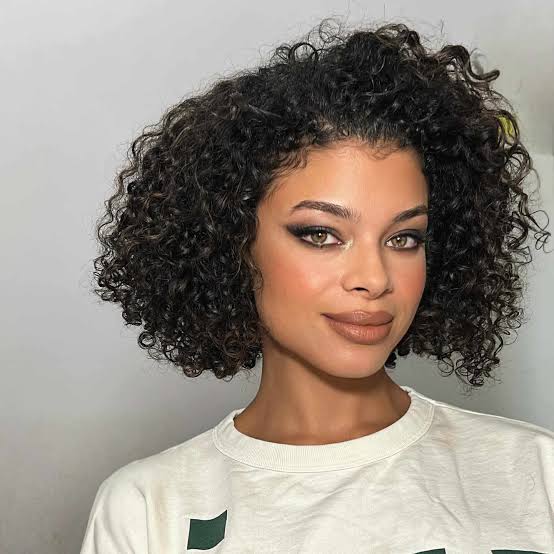 Chin Length Bob With Defined Curls Chin Length Bob With Defined Curls — Simple Curly Hair Cuts