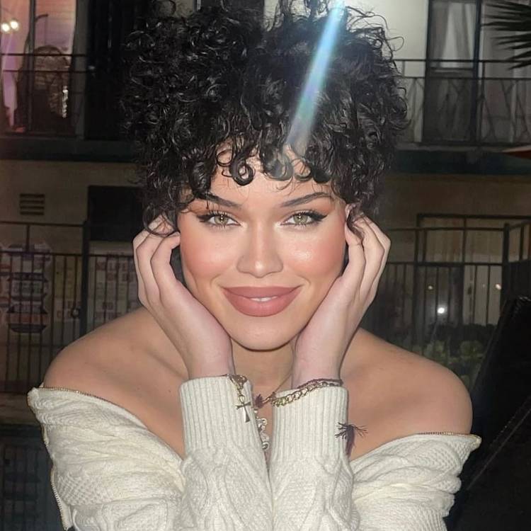 Collarbone Dark Brown With Curtain Bangs Collarbone Dark Brown With Curtain Bangs — Simple Curly Hair Cuts