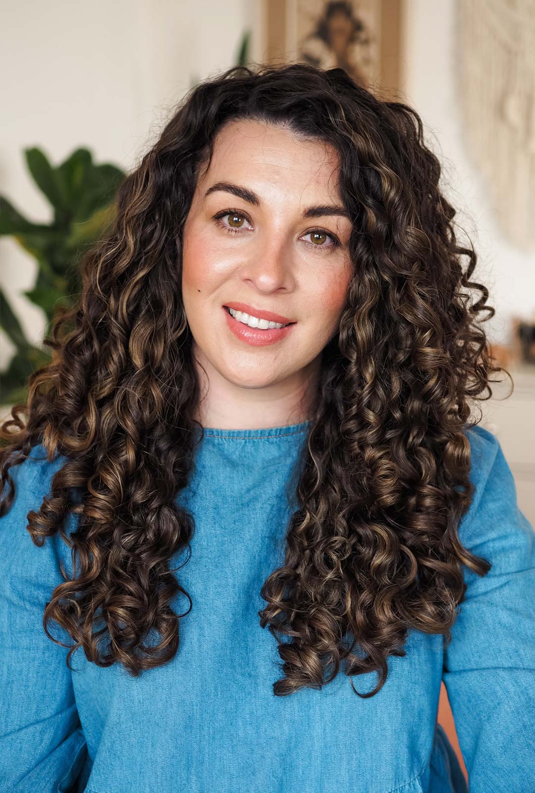 Collarbone Layers With Defined Curls Collarbone Layers With Defined Curls — Simple Curly Hair Cuts