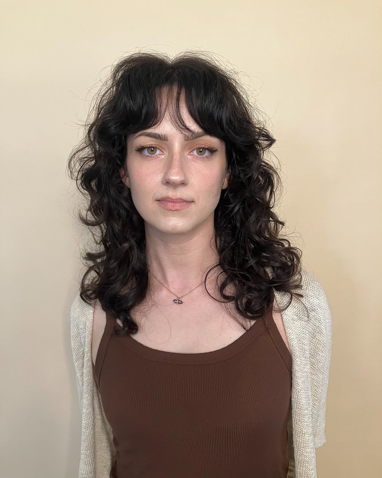 Shoulder Shag With Curtain Bangs Blowout Shoulder Shag With Curtain Bangs Blowout — Simple Curly Shag