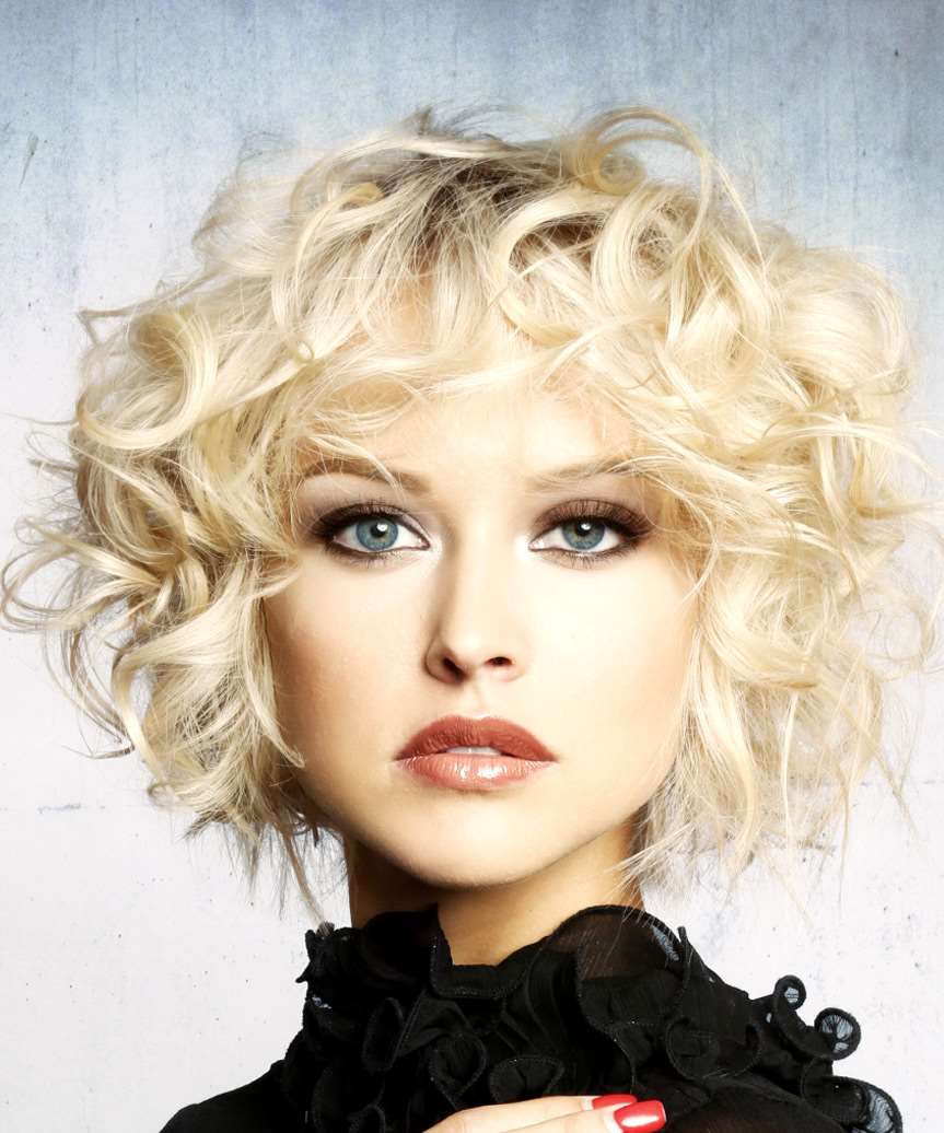 Chin Shag Defined Curls Blowout Chin Shag Defined Curls Blowout — Simple Curly Shag