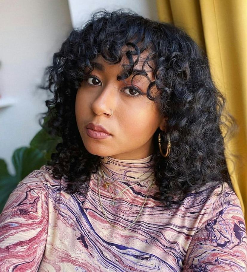 Collarbone Shag Voluminous Curls With Dark Brown With Subtle Balayage Collarbone Shag Voluminous Curls With Dark Brown With Subtle Balayage — Simple Curly Shag