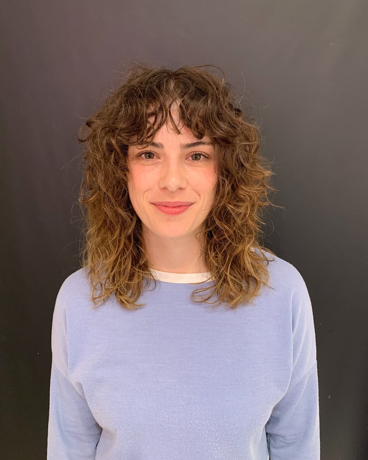 Collarbone Shag With Curly Bangs Collarbone Shag With Curly Bangs — Simple Curly Shag