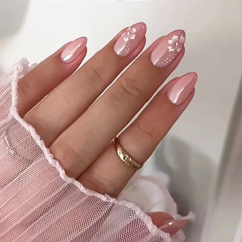 Medium Oval Sheer Shimmery Pink with White Flowers Medium Oval Sheer Shimmery Pink with White Flowers — Simple Floral Nails