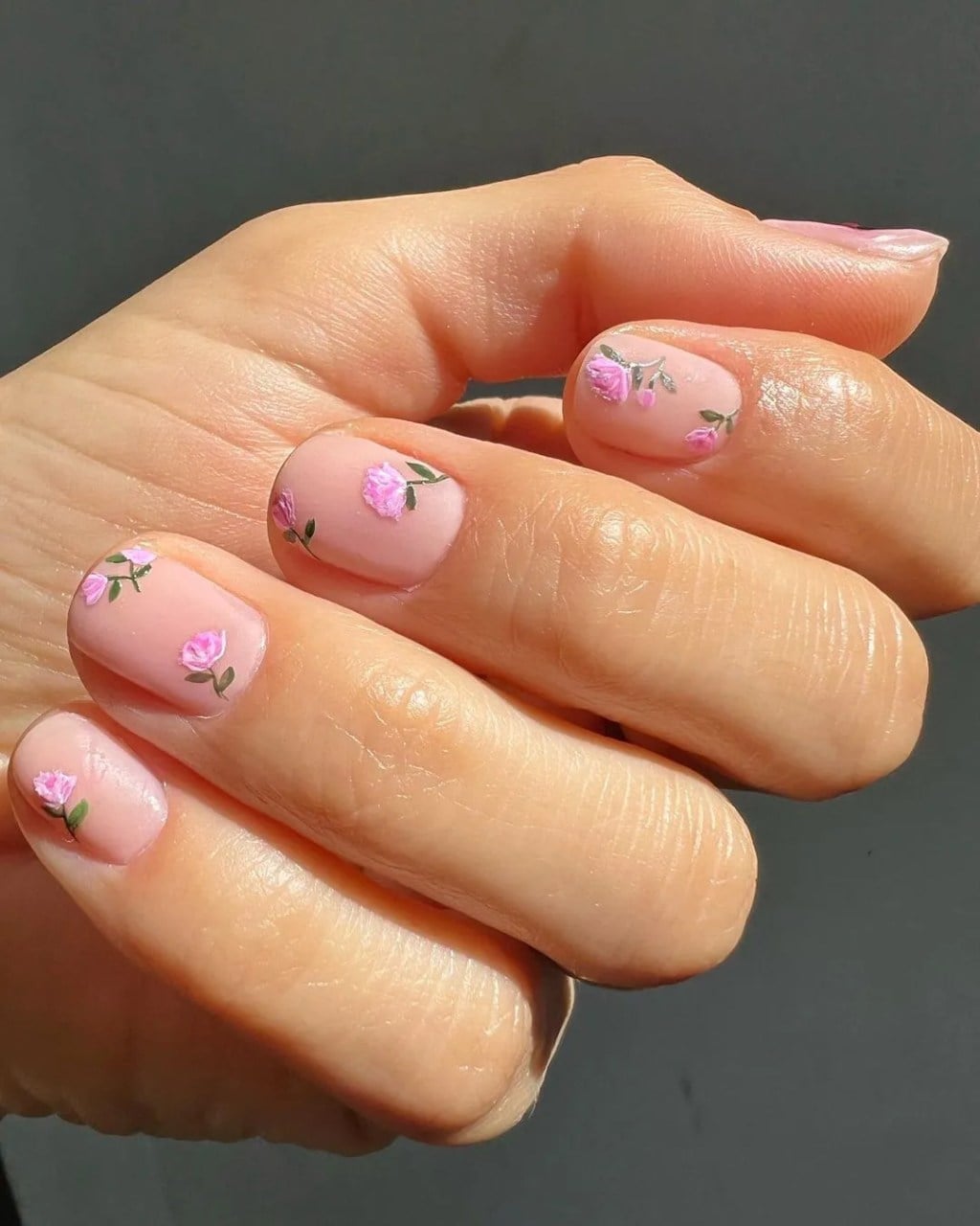 Short Square Light Pink Nails with Tiny Roses Short Square Light Pink Nails with Tiny Roses — Simple Floral Nails