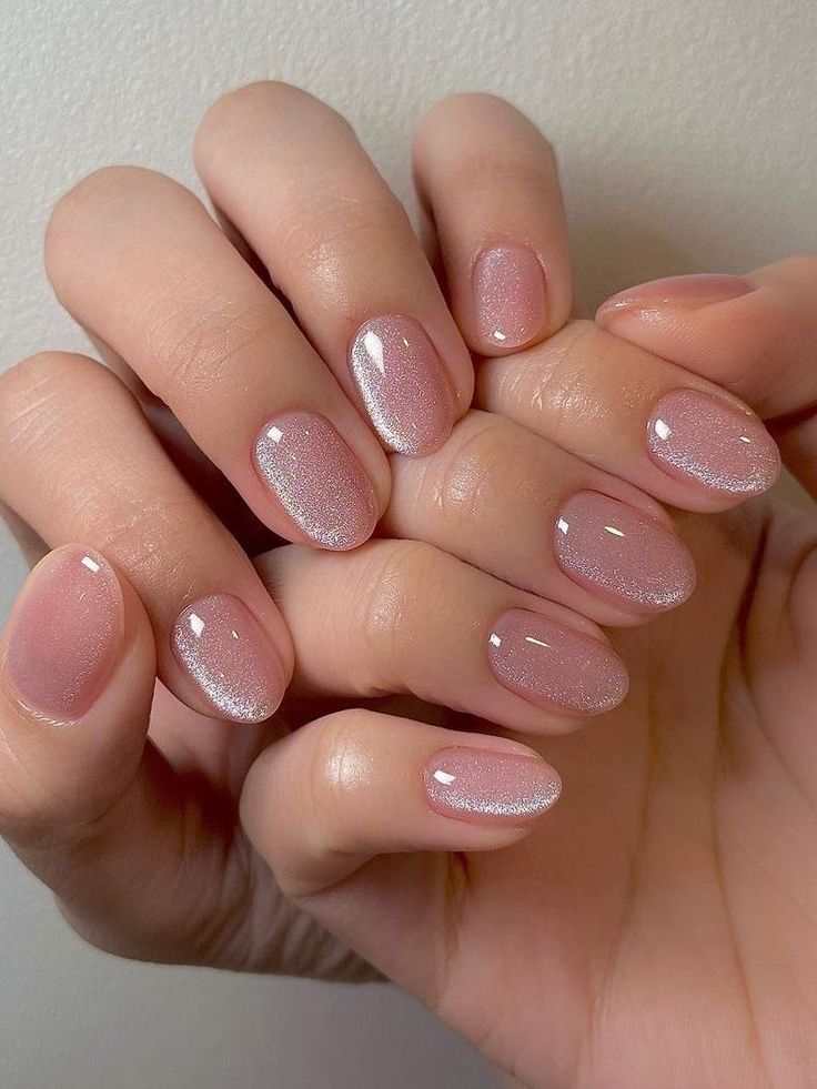 Pink Cat-Eye Oval Nails Pink Cat-Eye Oval Nails — Simple Formal Nails