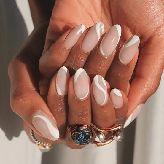 White Wavy Lines Medium Almond Nails White Wavy Lines Medium Almond Nails — Simple Formal Nails