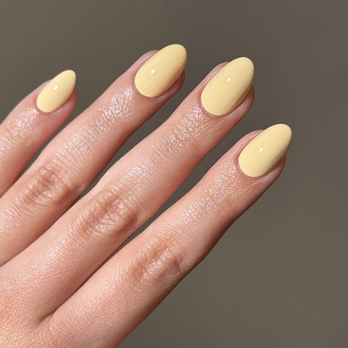 Light Yellow Glossy Short Oval Nails Light Yellow Glossy Short Oval Nails — Simple Gel Nails Colors