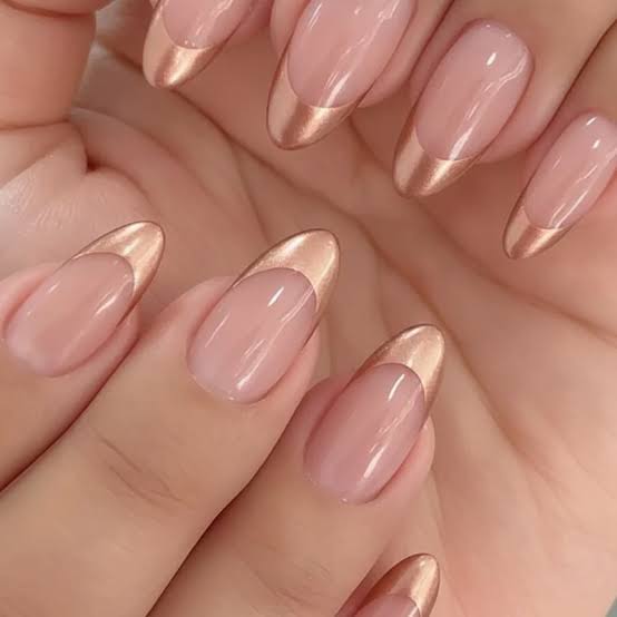 Medium Almond Gold Chrome French Tips With Showcasing A Metallic Sheen Medium Almond Gold Chrome French Tips With Showcasing A Metallic Sheen — Simple Gold Chrome Nails