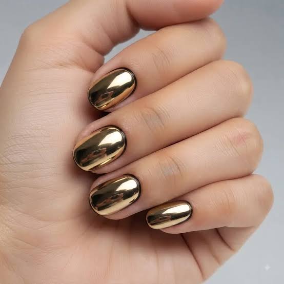 Medium Oval Bright Gold Chrome Nails Medium Oval Bright Gold Chrome Nails — Simple Gold Chrome Nails