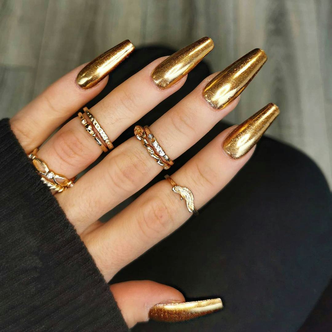 Long Coffin High Shine Gold Chrome Nails Long Coffin High Shine Gold Chrome Nails — Simple Gold Chrome Nails