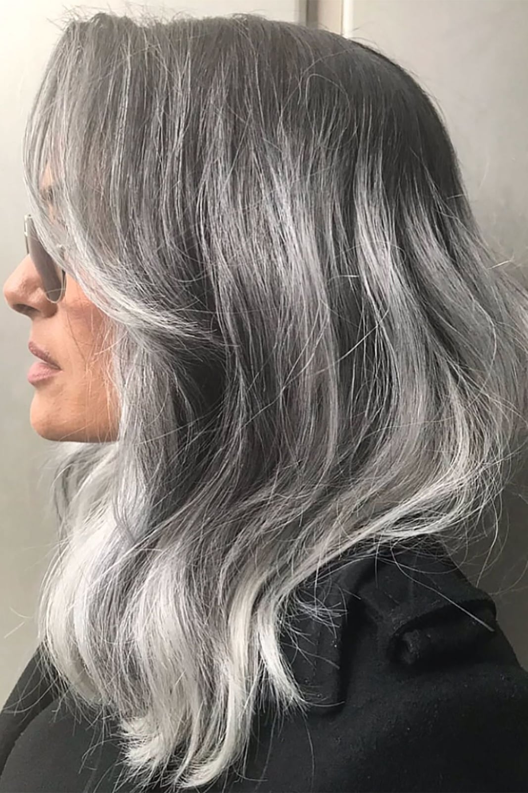 Shoulder Length Wavy Hair With Side Bangs — Simple Gray Blending