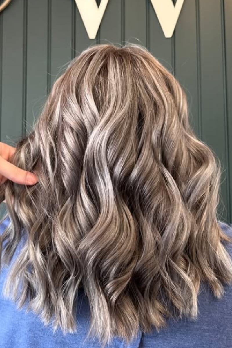 Collarbone Wavy Bob With Ash Blonde Gray Blend and Creating A Natural — Simple Gray Blending