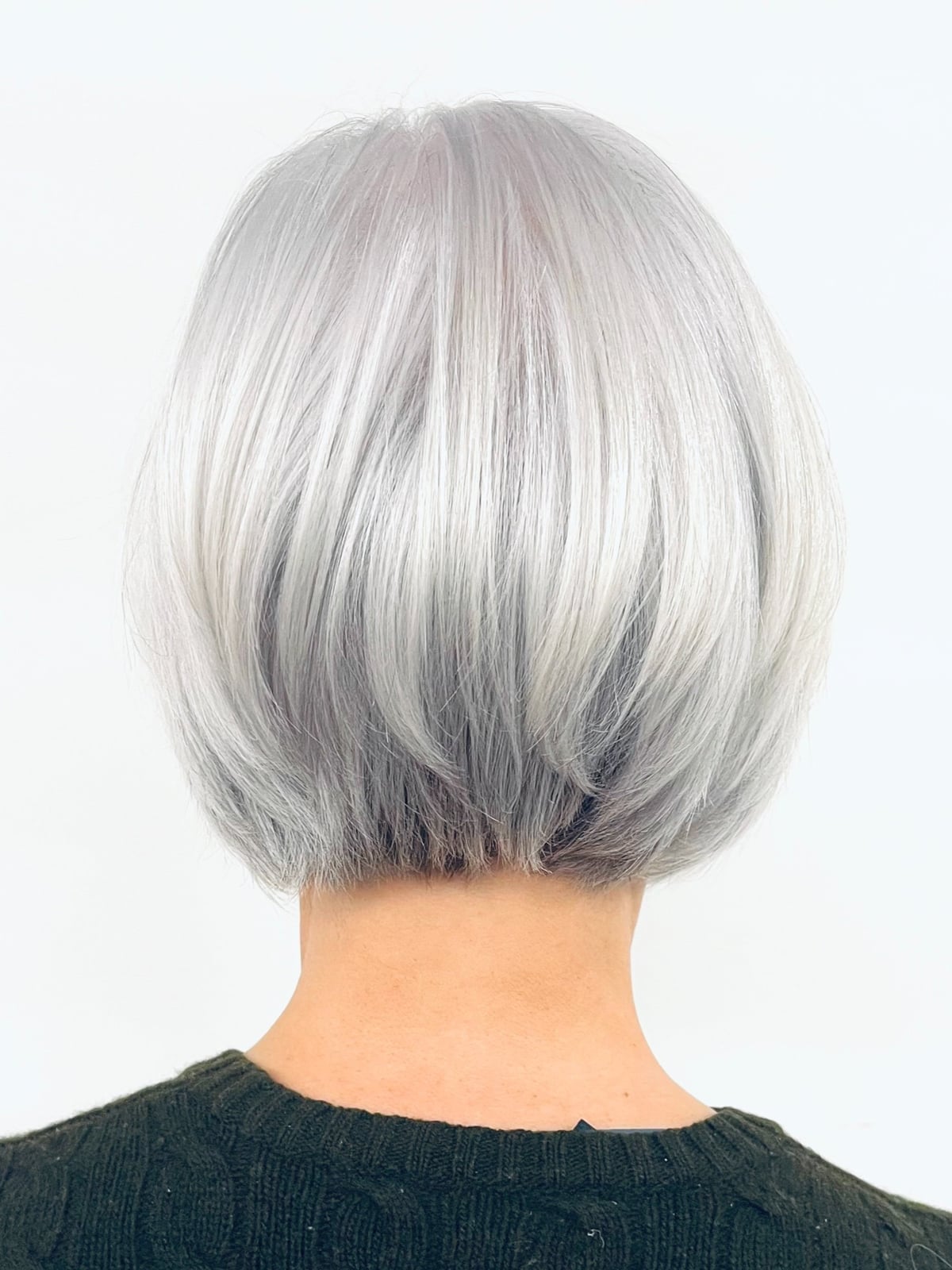 Ear Length Sleek Bob With Cool Gray Blend — Simple Gray Blending