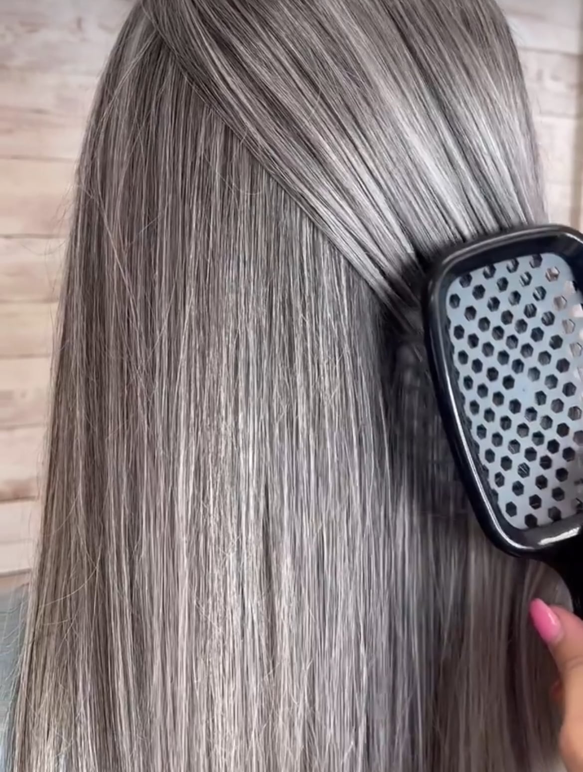 Mid-Back Layers With Natural Gray Blend — Simple Gray Blending