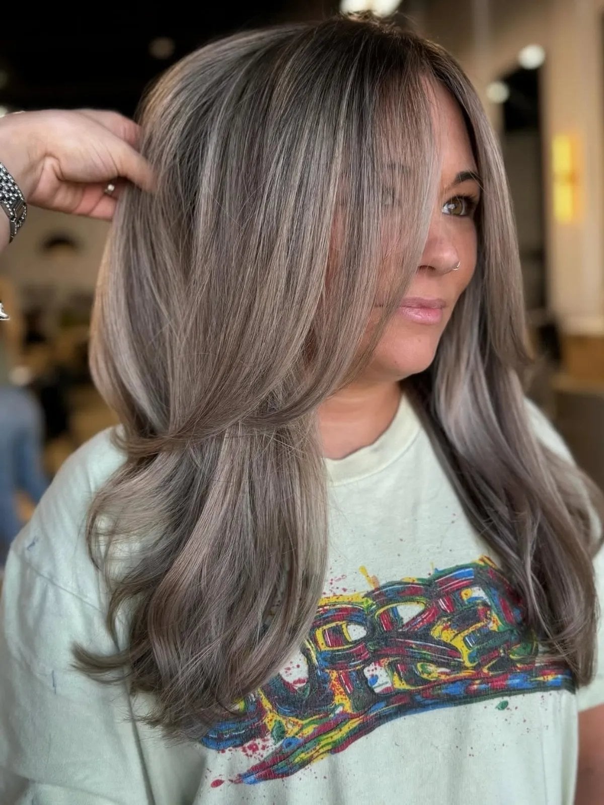 Ash Blonde Highlights On Light Brown Collarbone Waves Ash Blonde Highlights On Light Brown Collarbone Waves — Simple Highlights