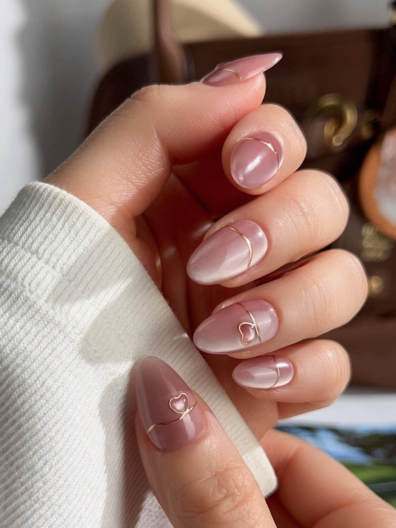 Dusty Rose Short Oval Nails With Gold Wire Hearts Dusty Rose Short Oval Nails With Gold Wire Hearts — Simple Japan Nails