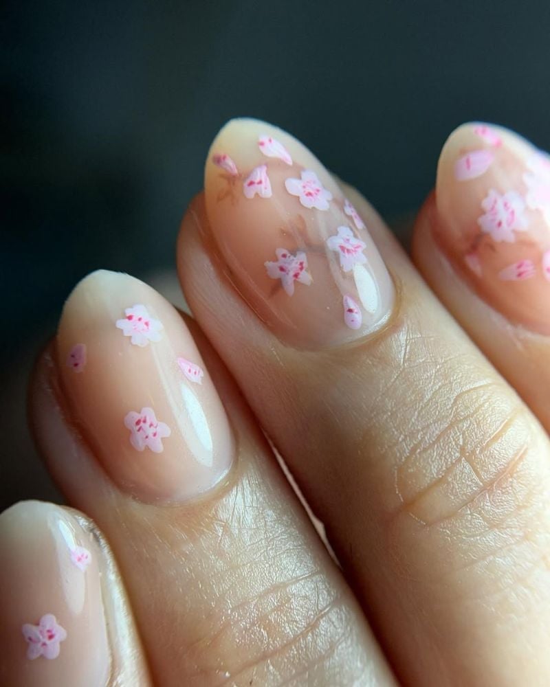 Short Oval Nails With Cherry Blossom Art Short Oval Nails With Cherry Blossom Art — Simple Japan Nails