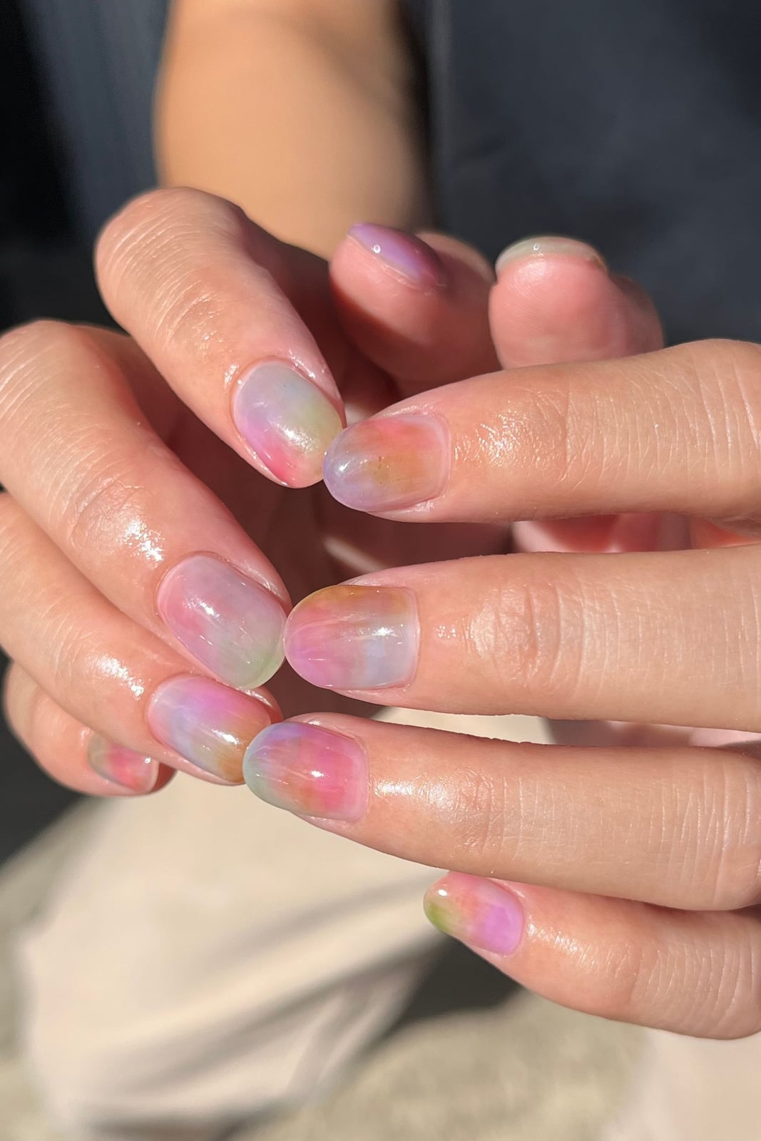 Short Square Nails With Delicate Floral Accents Short Square Nails With Delicate Floral Accents — Simple Japan Nails