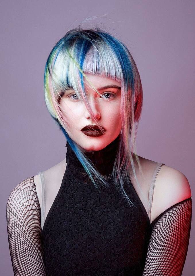 Chin Length Pastel Bob With Blunt Bangs — Simple Jellyfish Haircut