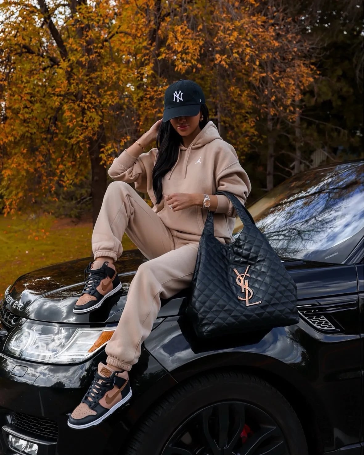 Beige Sweat Suit With Quilted Tote — Simple Jordans Outfits