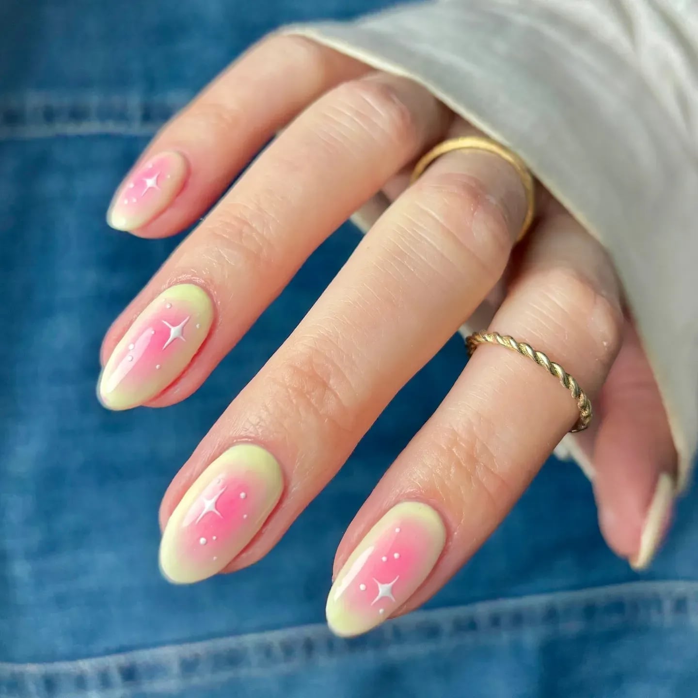 Medium Oval Pink Yellow Gradient With Stars Medium Oval Pink Yellow Gradient With Stars — Simple Korean Nails