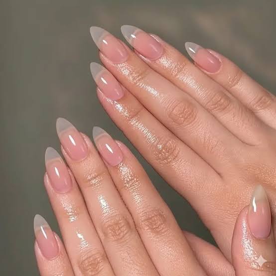 Short Oval Sheer Nude High Gloss Short Oval Sheer Nude High Gloss — Simple Korean Nails