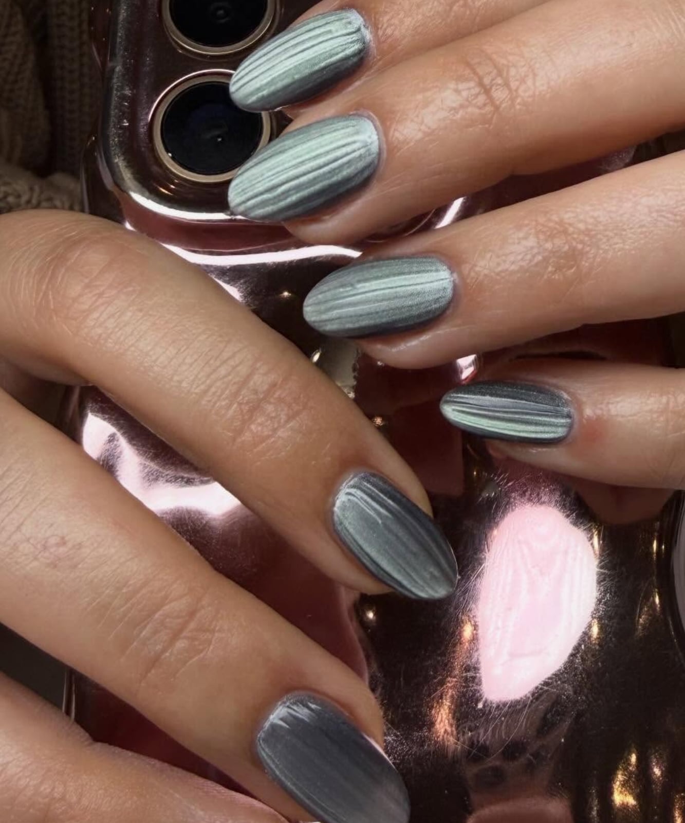 Textured Brush Stroke Metallic Silver Gray Nails Textured Brush Stroke Metallic Silver Gray Nails — Simple Metallic Nails